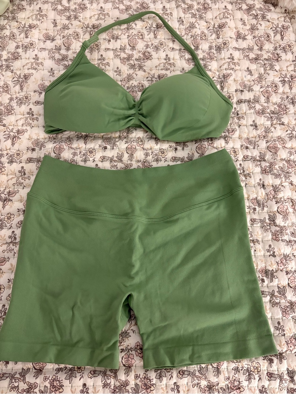 Aurola Green Workout set size M